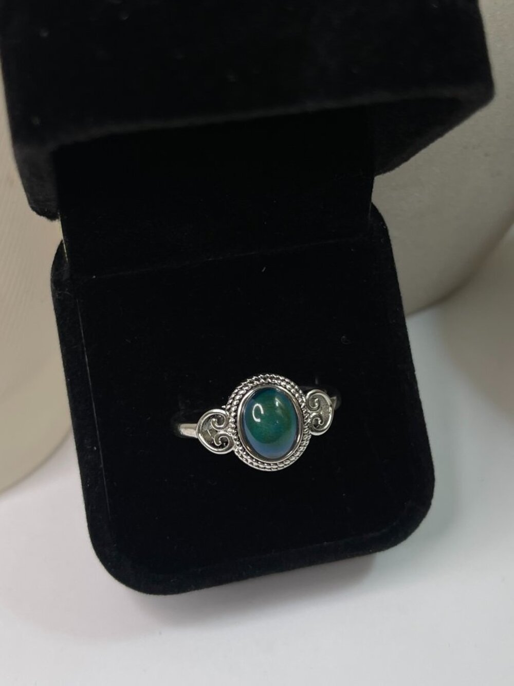 Vintage 925 Sterling Silver Mood Ring Color Changing Oval Size 7